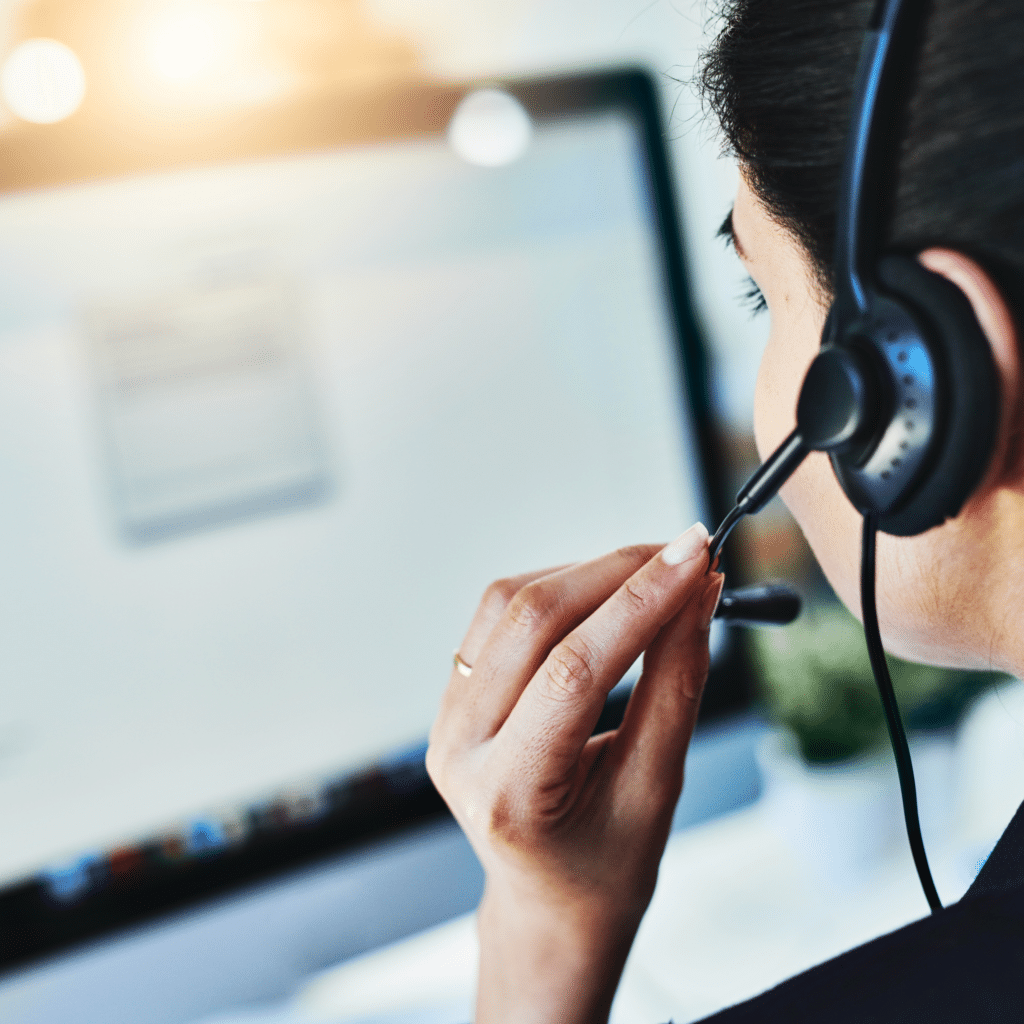 Alternate text: Customer service is crucial to customer retention. By integrating customer service tools with Adobe Commerce, you can efficiently manage inquiries, returns, and issues, strengthening customer relationships.