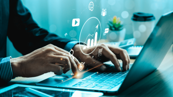 In the competitive world of e-commerce, strategic integrations make the difference between an online store's success and stagnation. We'll explore here the essential integrations that can transform the functionality of your online store, and how Adobe Commerce becomes the epicenter of these synergies that drive business performance.