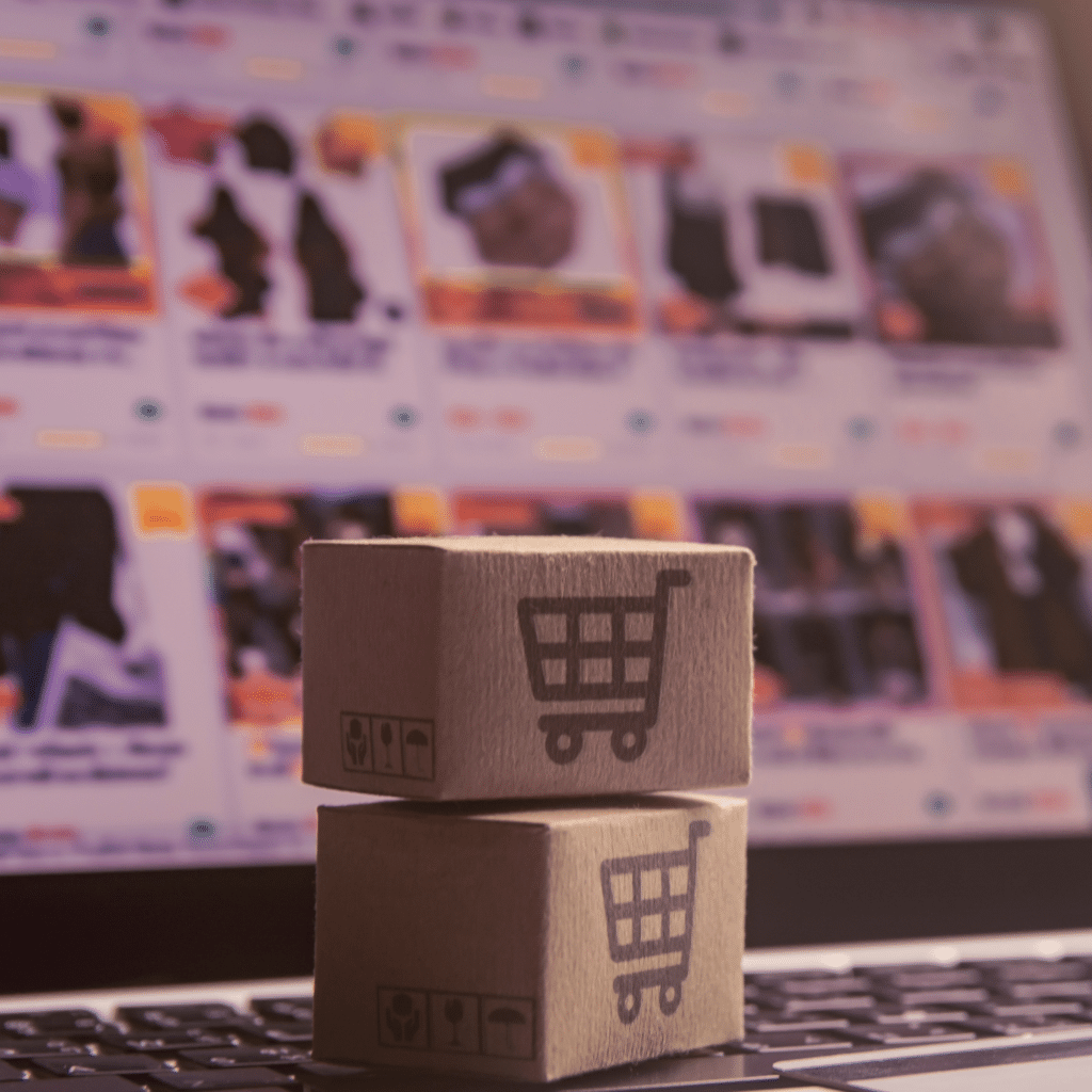 Marketplaces bring together multiple sellers in a single digital space, offering a wide range of products to consumers. This model promotes healthy competition and provides consumers with a comprehensive and comparative selection. Classic examples include Amazon and eBay, where you can find everything from electronic devices to handcrafted items. With Never8's experience, you can take full advantage of this model to increase your sales and reach more customers.