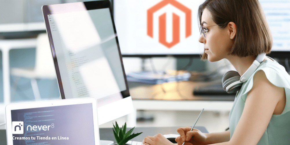 Desarrolladora trabajando en la actualización de una tienda en línea con la interfaz de Magento Commerce en la pantalla, destacando cómo Never8 proporciona soporte técnico especializado para asegurar actualizaciones eficientes y sin complicaciones.